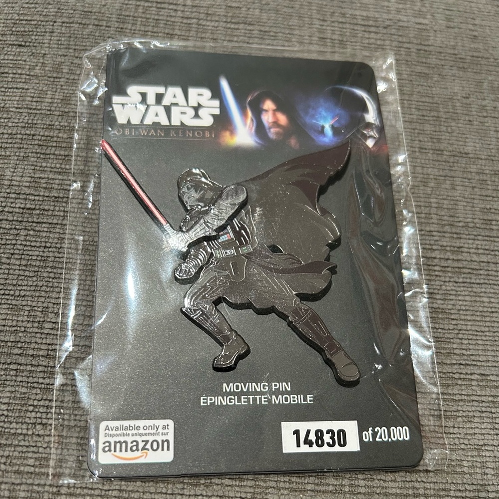 Star Wars Obi-Wan Kenobi Darth Vader Moving Arm Pin limited Edition -Disney